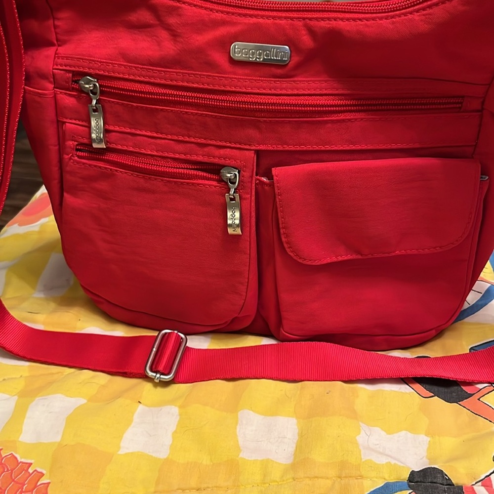 baggallini Shoulder Bag - Picture 3 of 14